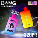 Bang Leader 32000 Puffs dual-pod engångs vape promo bild som visar två gradientfärgade enheter (rosa / blå och orange / gul) med texten "Vänster och höger glidande fruktsmakväxling", "Dubbla pods 28ml + 28ml" och "32000 puffs".
